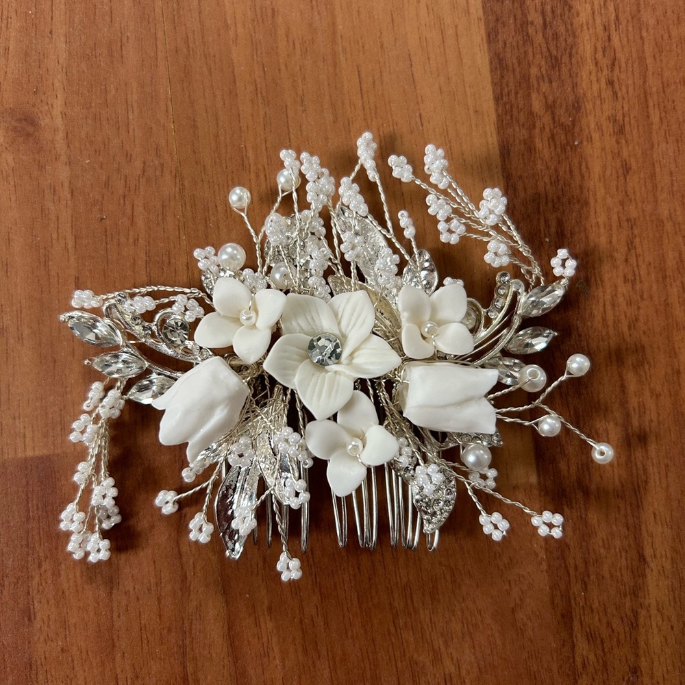 Elegant Bridal Silver and White Floral Hair Comb